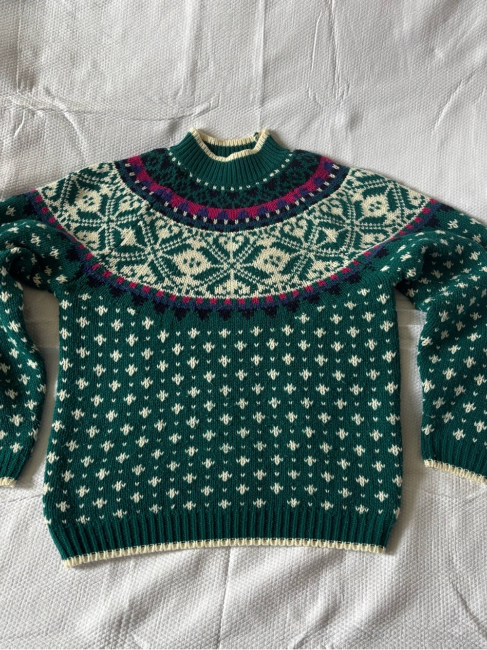 Vintage Fair isle Sweater
Acrylic 80s pullover
Made by Tabi